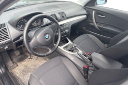 musta BMW 116 2007 kuva 3.