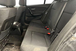 Musta BMW 116 2007 kuva 8.