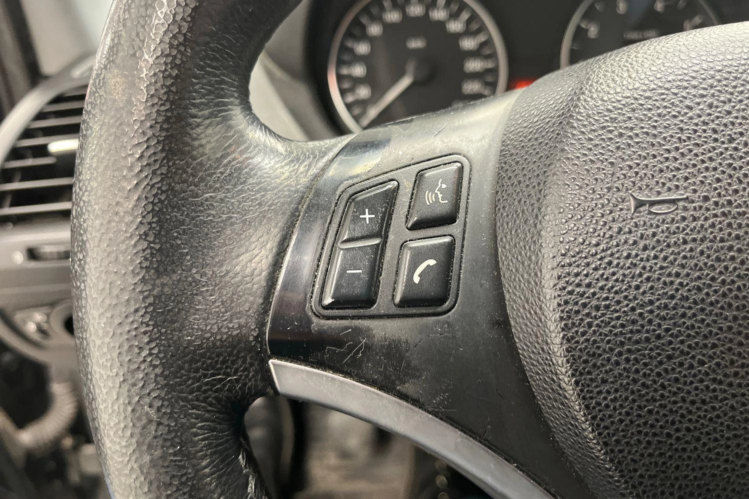 Musta BMW 116 2007 kuva 9.