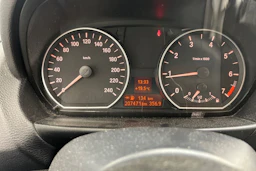 Musta BMW 116 2007 kuva 11.