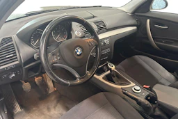musta BMW 116 2007 kuva 3.