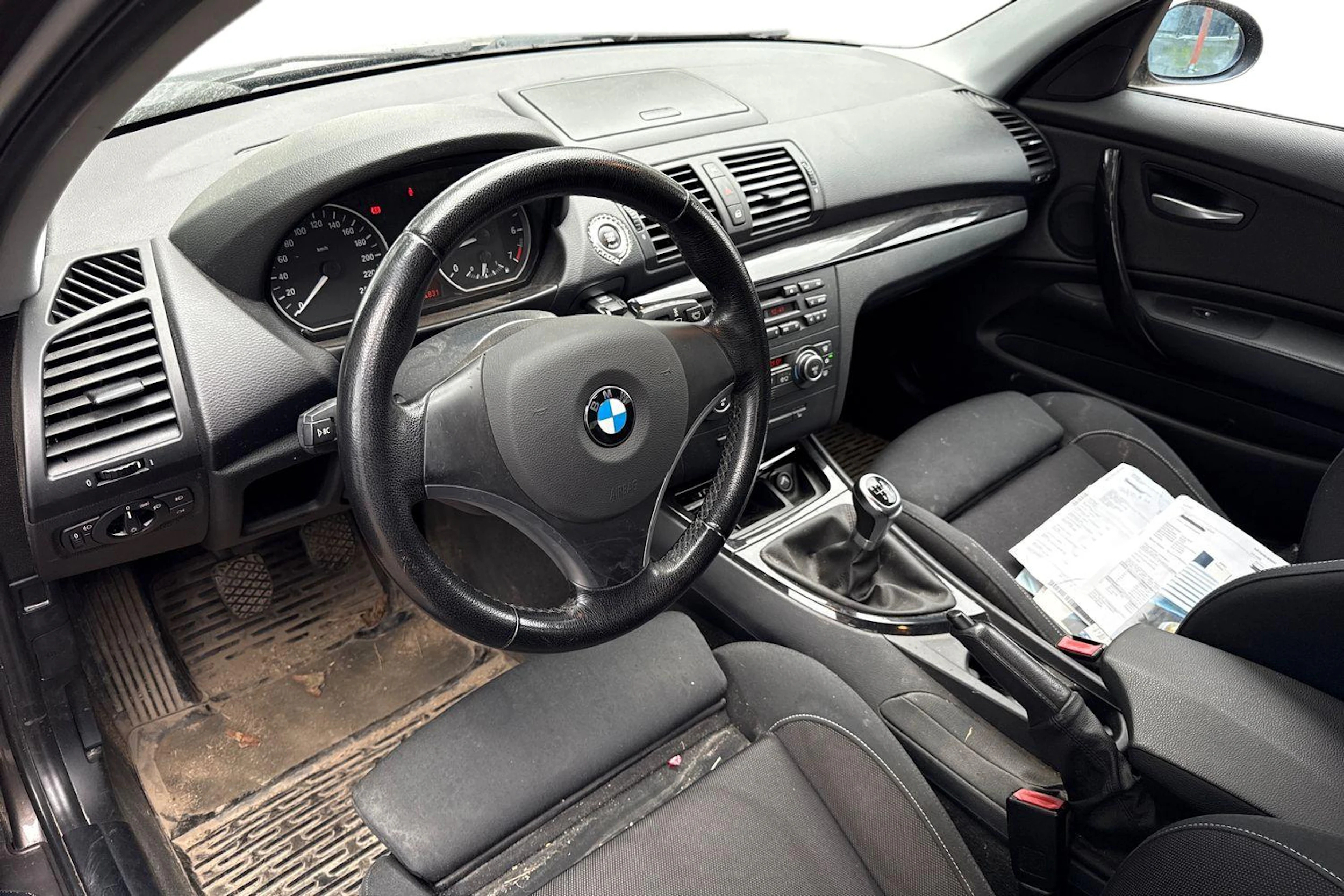 ruskea (beige) BMW 116 2008 kuva 3.