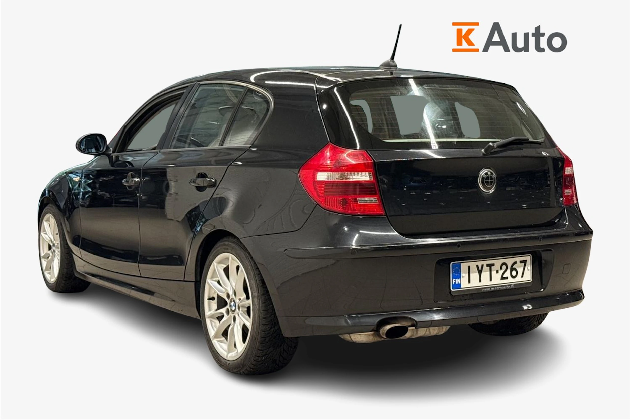 Musta BMW 116 2008 kuva 3.