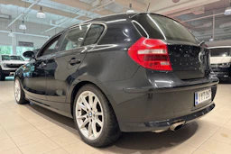 Musta BMW 116 2008 kuva 18.