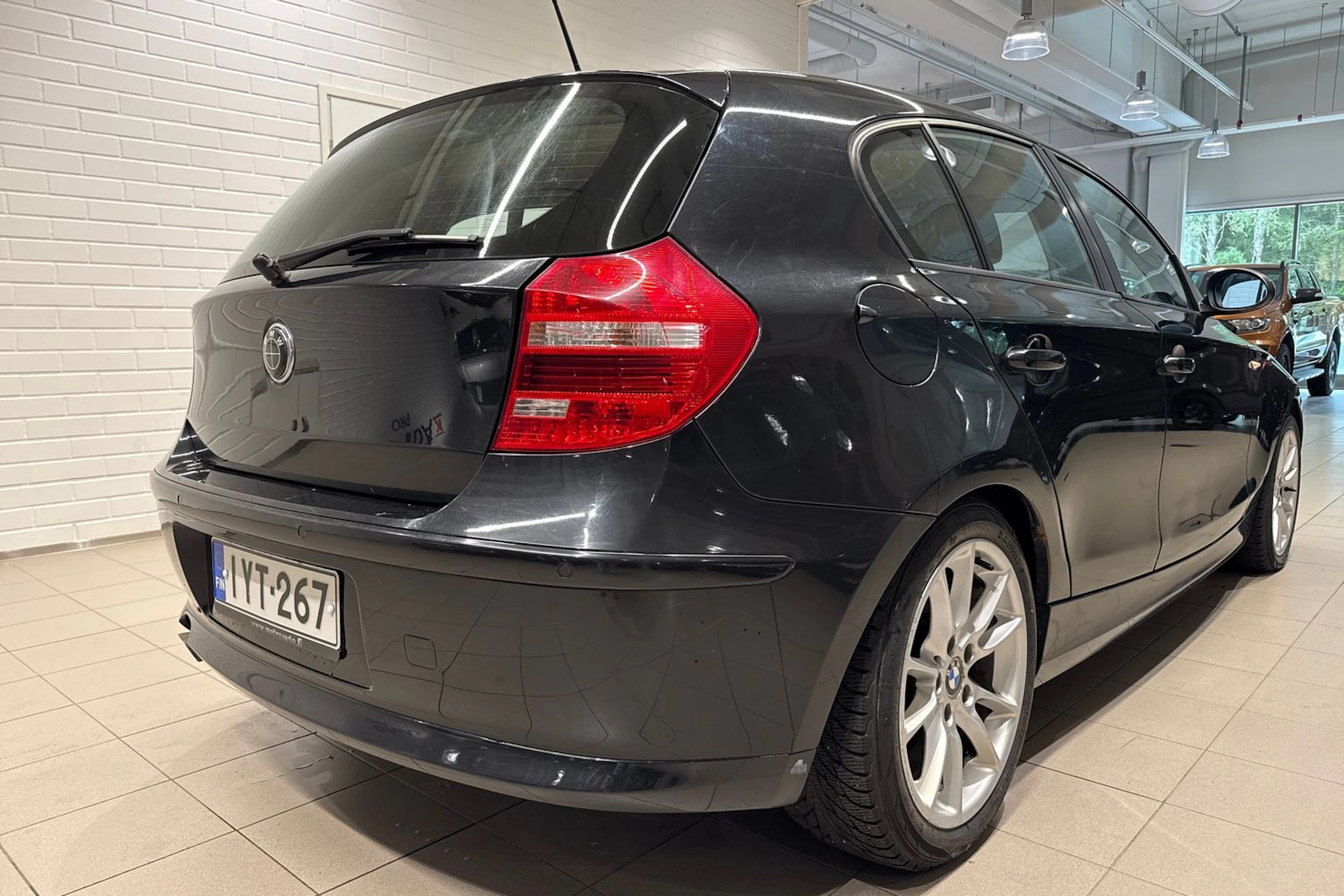 Musta BMW 116 2008 kuva 20.