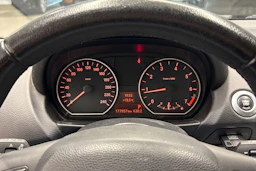 Musta BMW 116 2008 kuva 31.