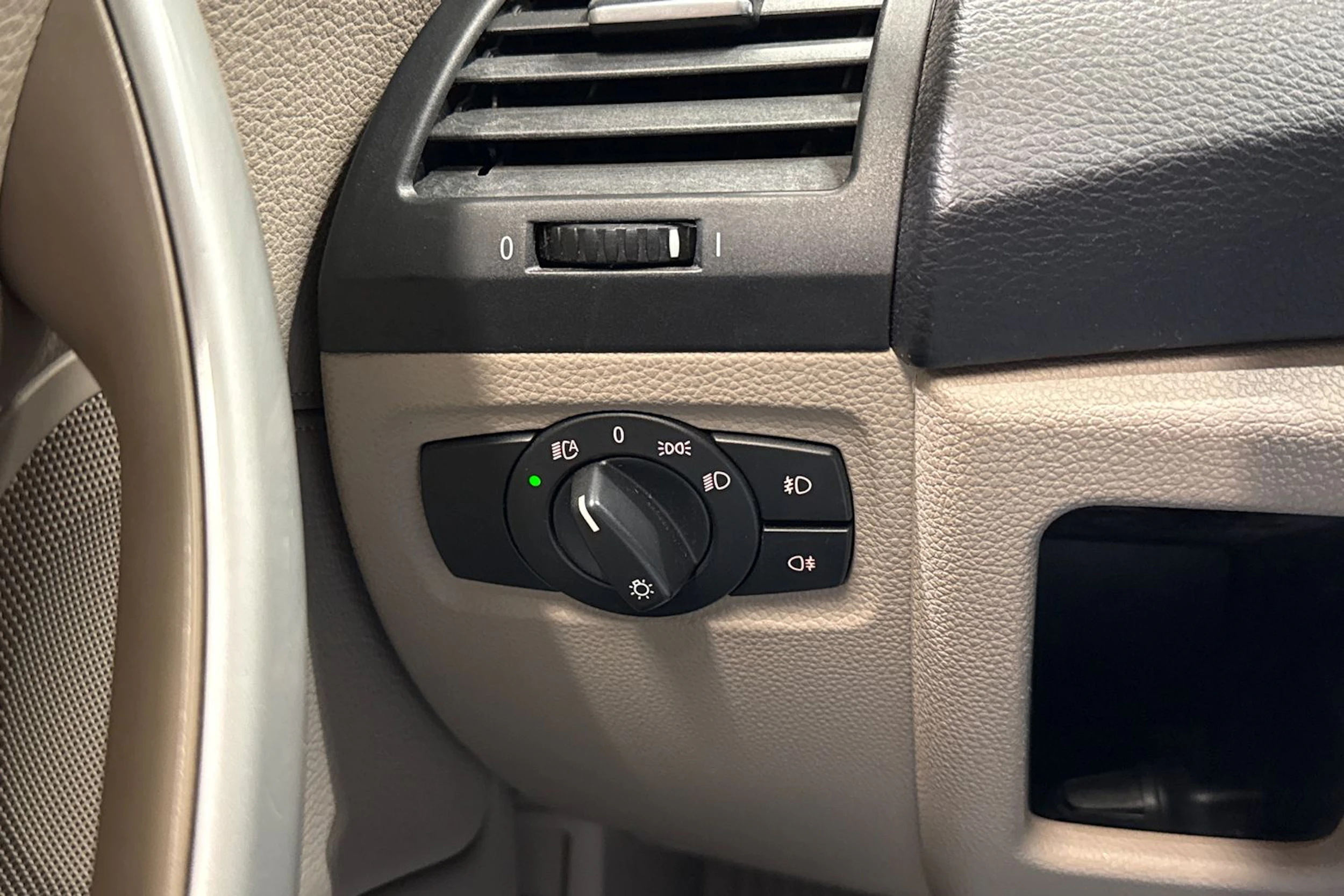 Musta BMW 116 2008 kuva 32.