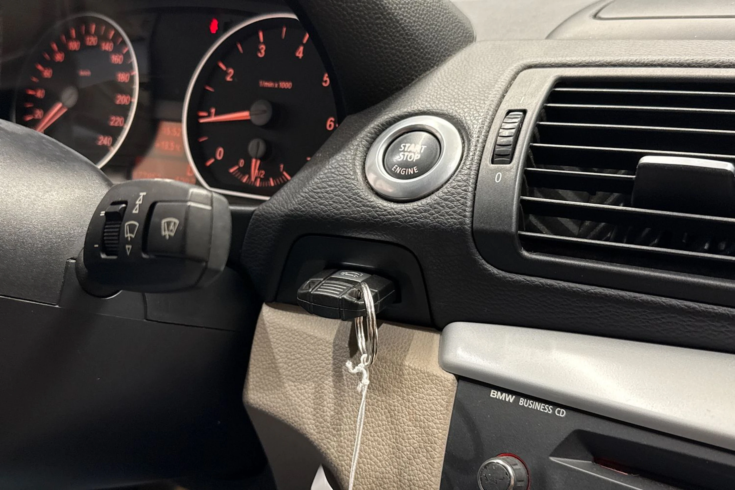 Musta BMW 116 2008 kuva 35.