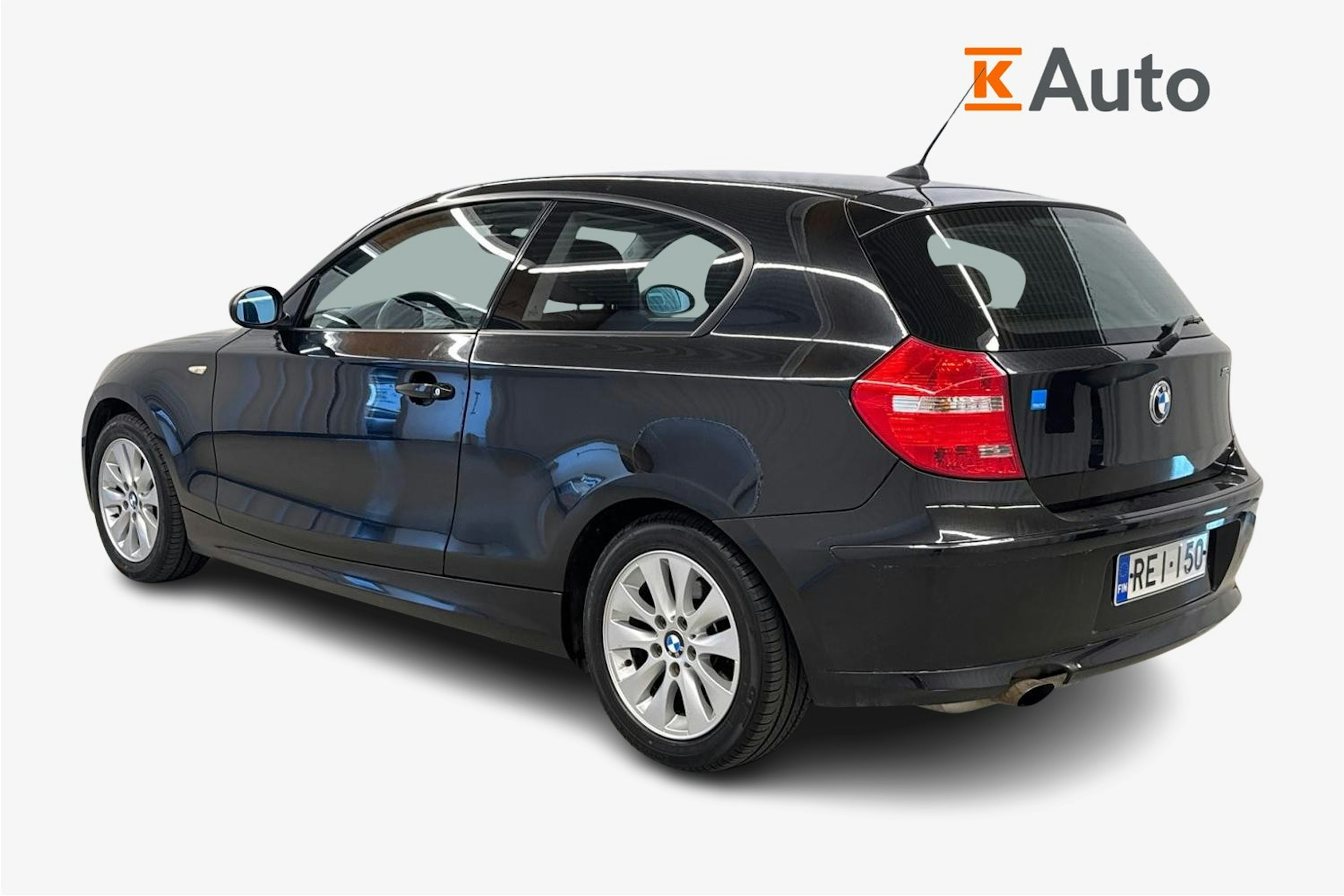 musta BMW 116 2009 kuva 2.