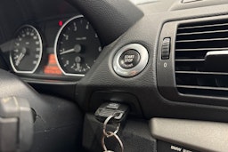 musta BMW 116 2009 kuva 20.