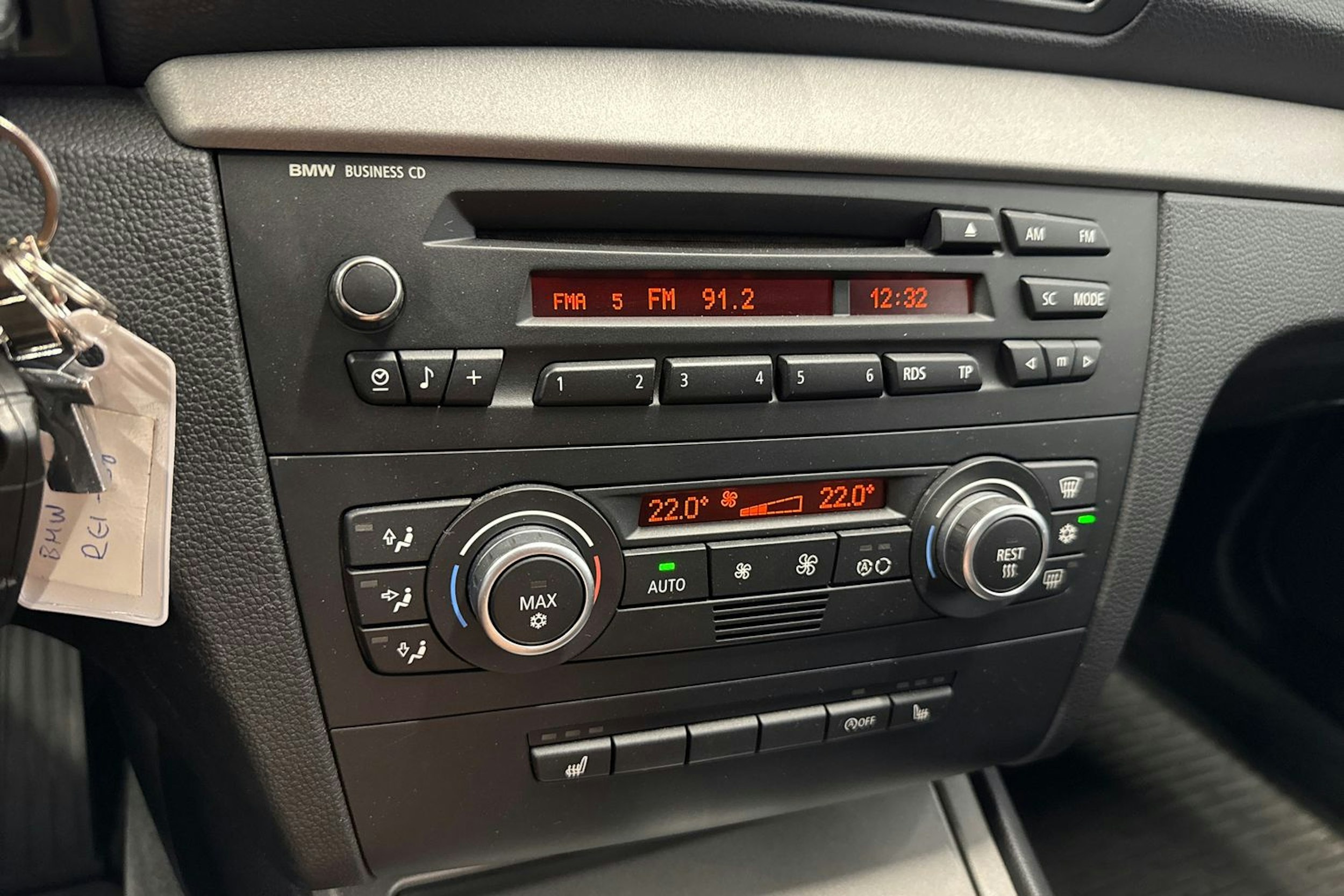 musta BMW 116 2009 kuva 21.