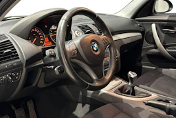 musta BMW 116 2009 kuva 6.