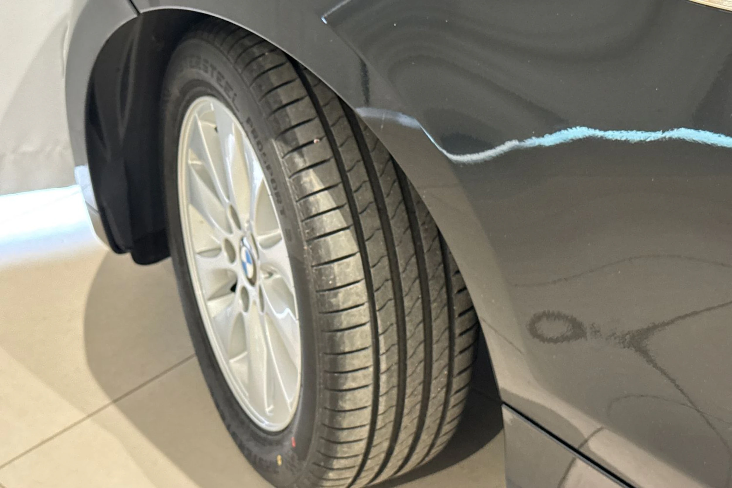 musta BMW 116 2009 kuva 10.