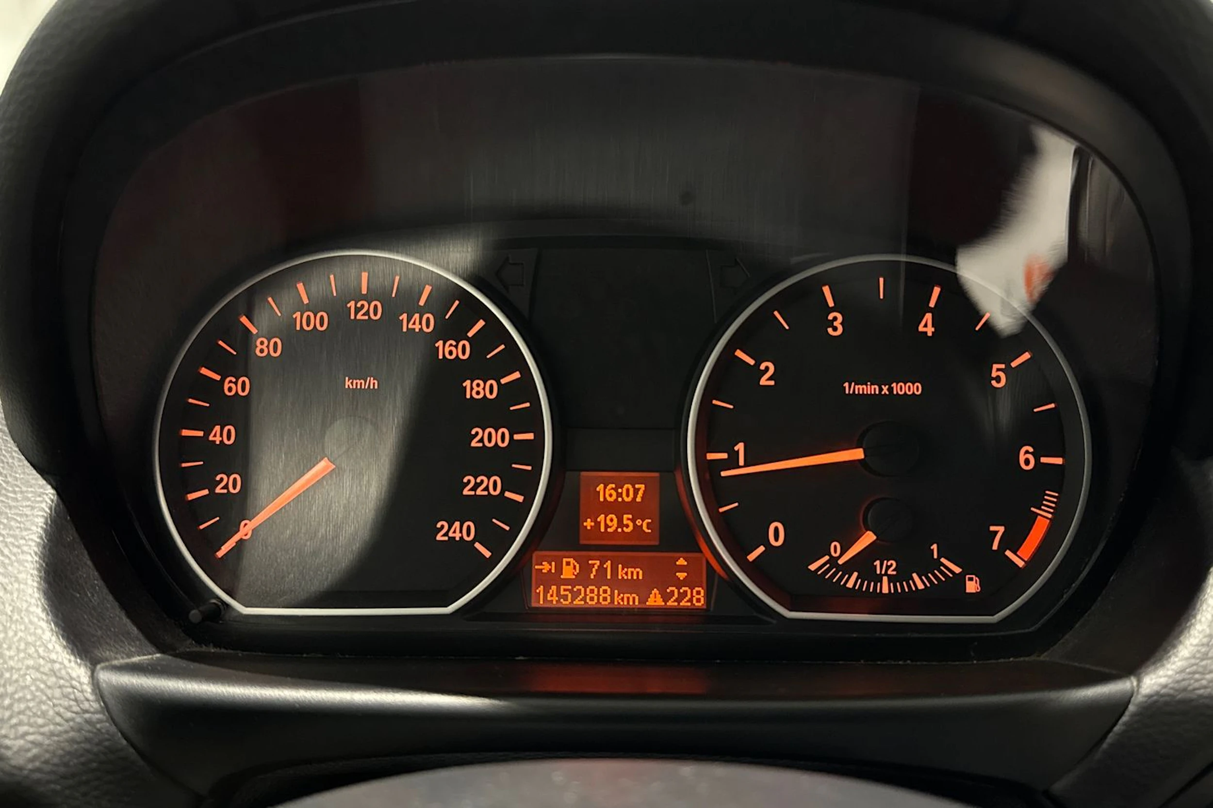 musta BMW 116 2009 kuva 20.