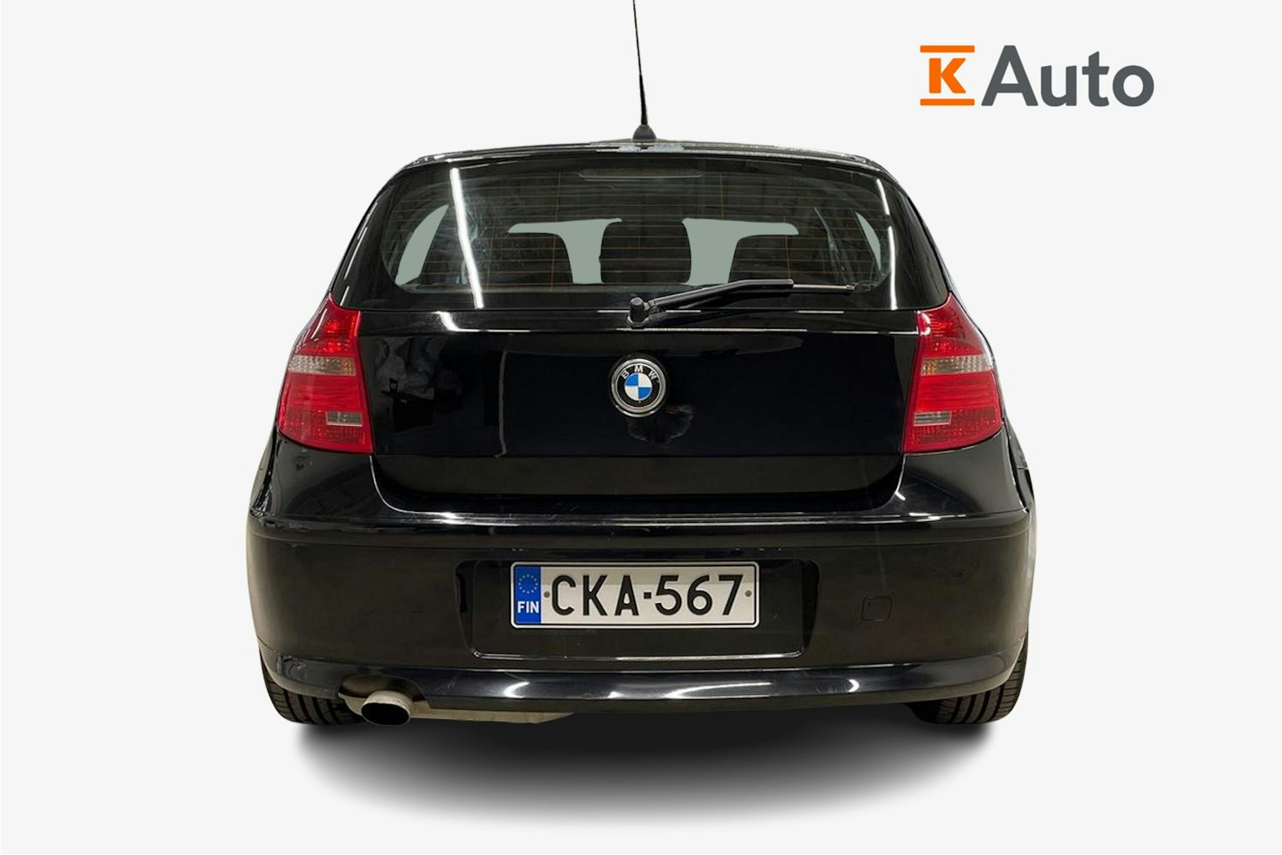 musta BMW 116 2010 kuva 3.