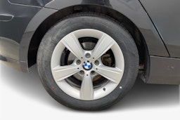 musta BMW 116 2010 kuva 11.