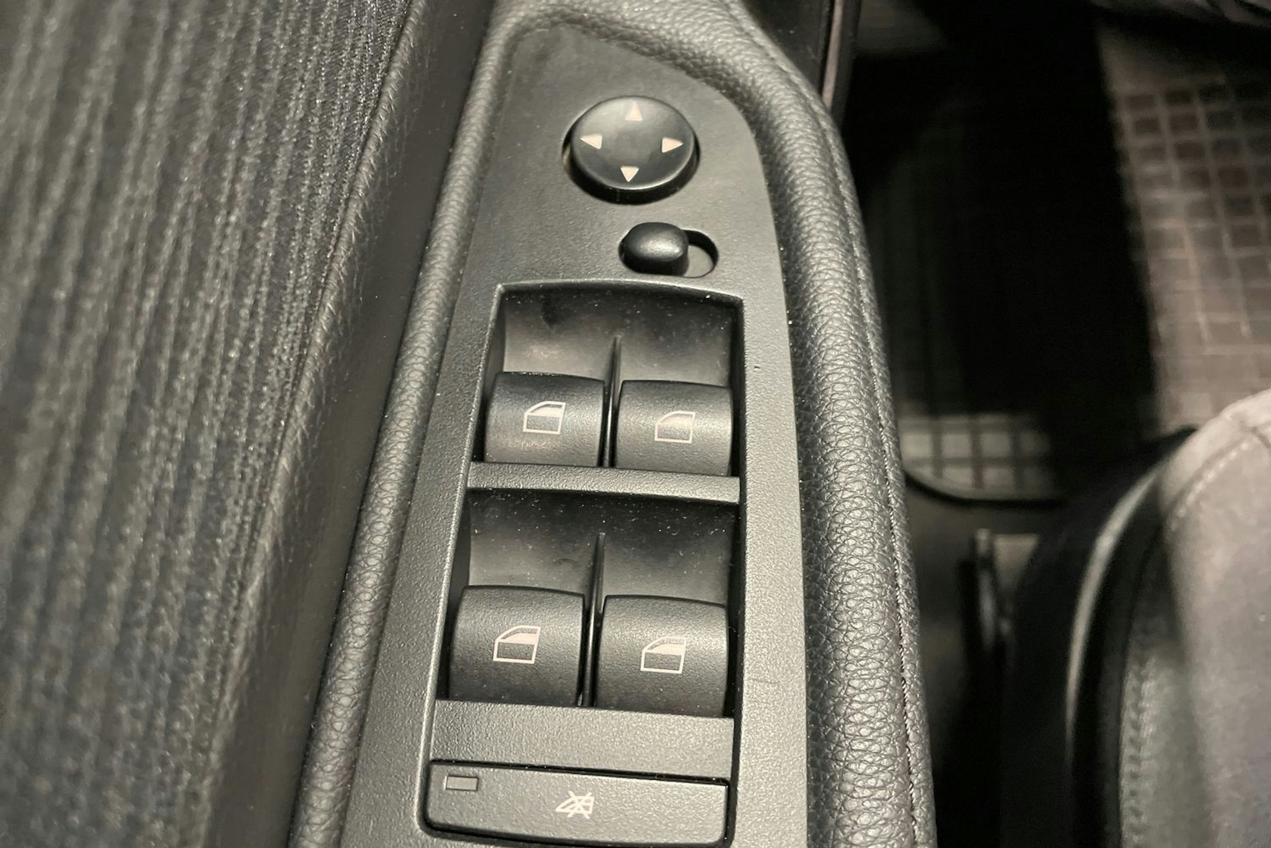 musta BMW 116 2010 kuva 20.