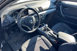 valkoinen BMW 116 2010 kuva 3.