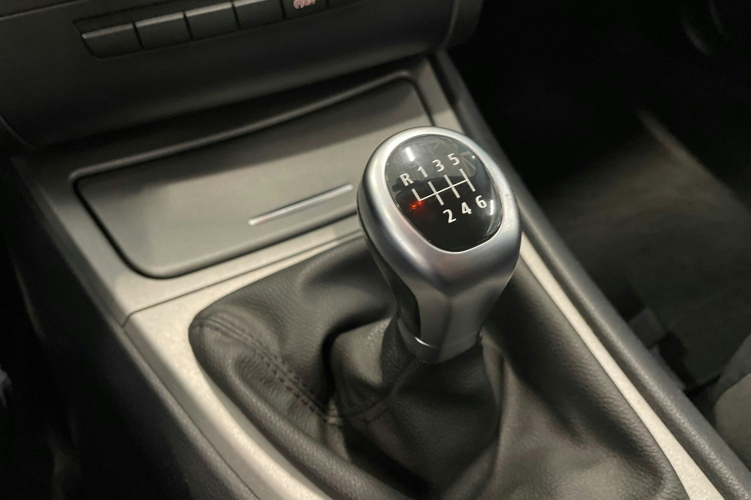 valkoinen BMW 116 2010 kuva 23.