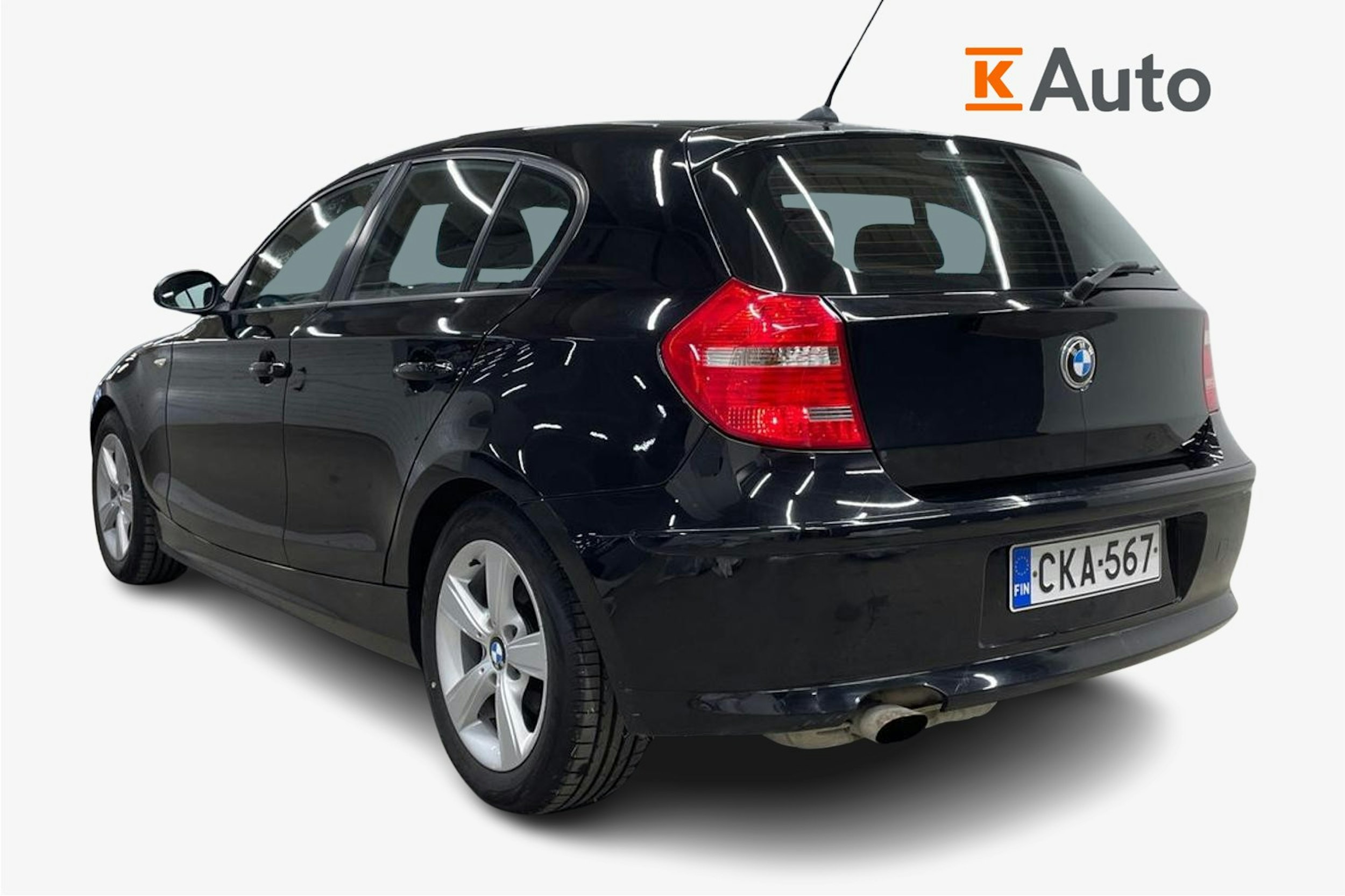 musta BMW 116 2011 kuva 2.