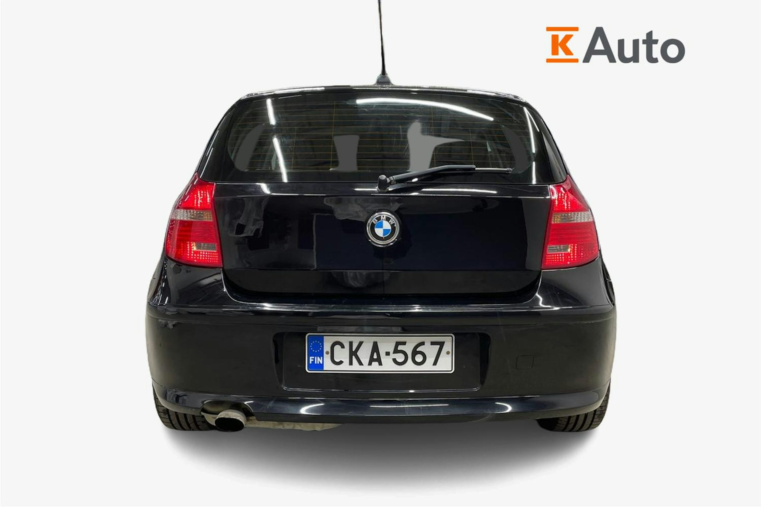 musta BMW 116 2011 kuva 3.
