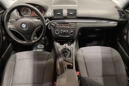 musta BMW 116 2011 kuva 9.