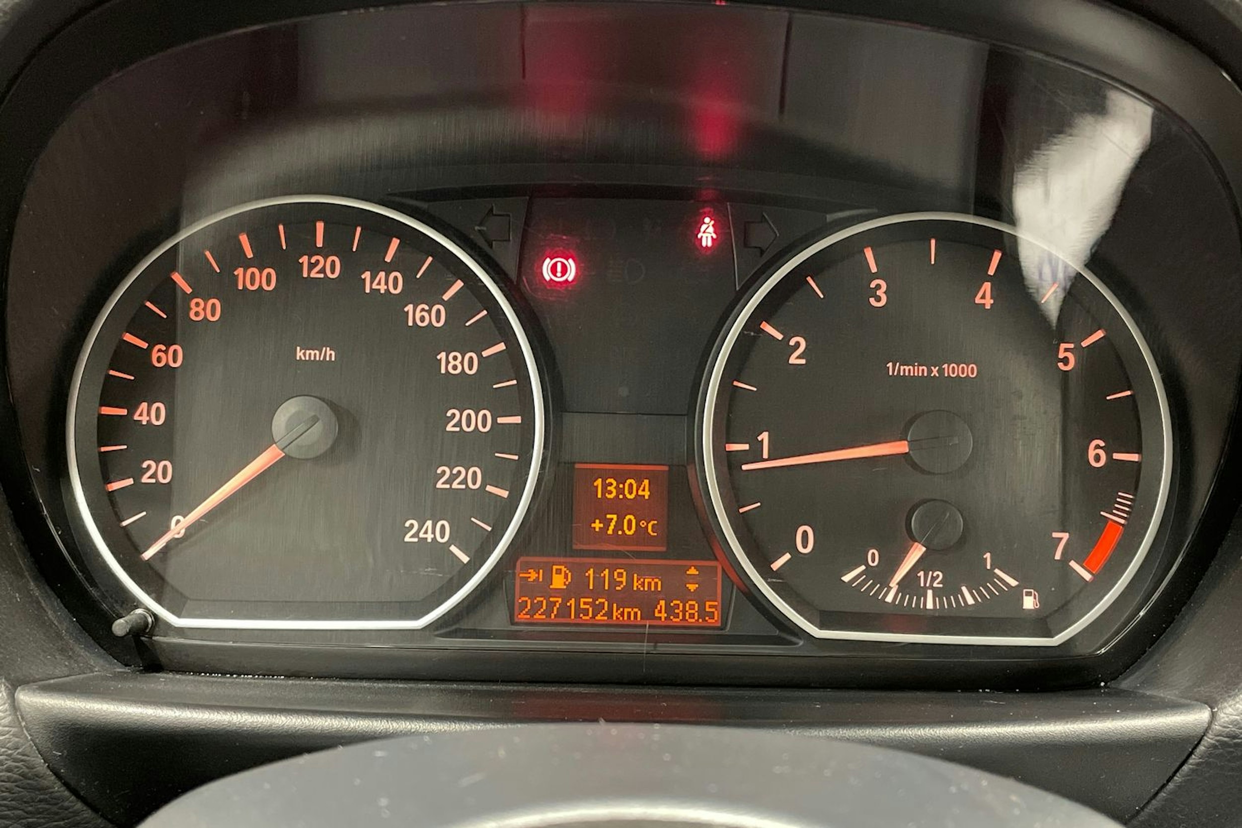 musta BMW 116 2011 kuva 15.