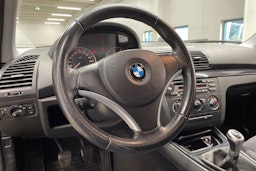 musta BMW 116 2011 kuva 20.