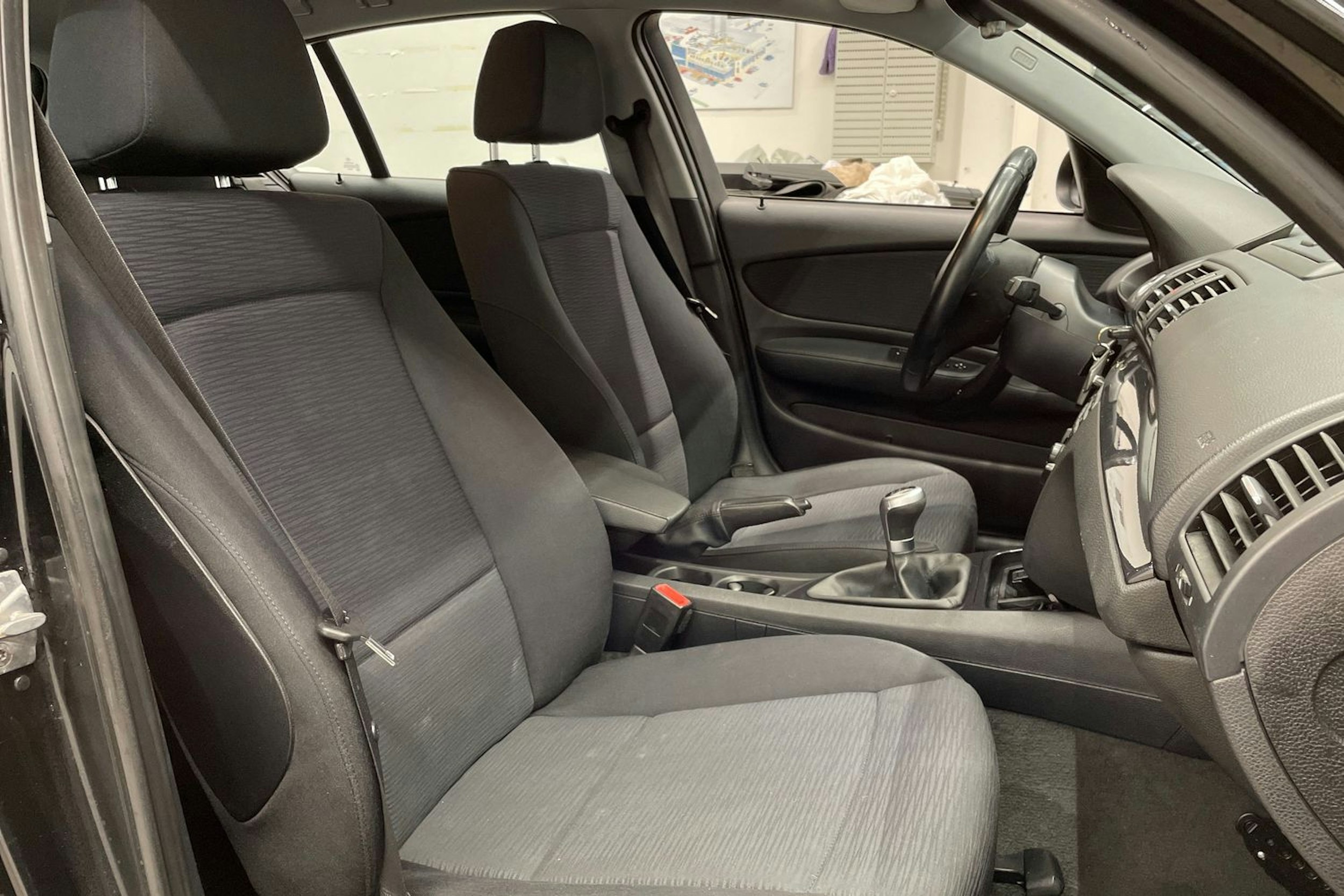 musta BMW 116 2011 kuva 21.