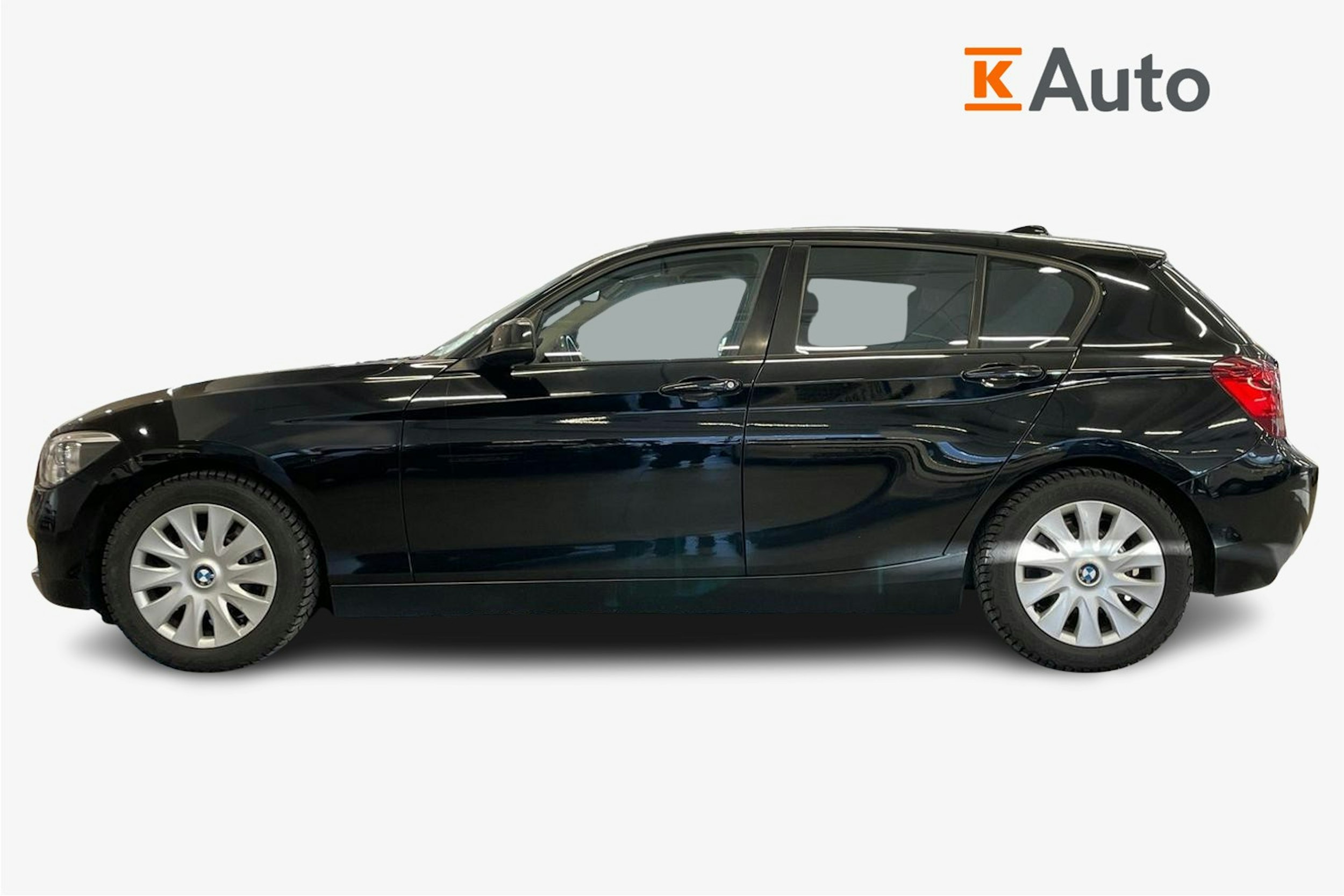 musta BMW 116 2011 kuva 5.