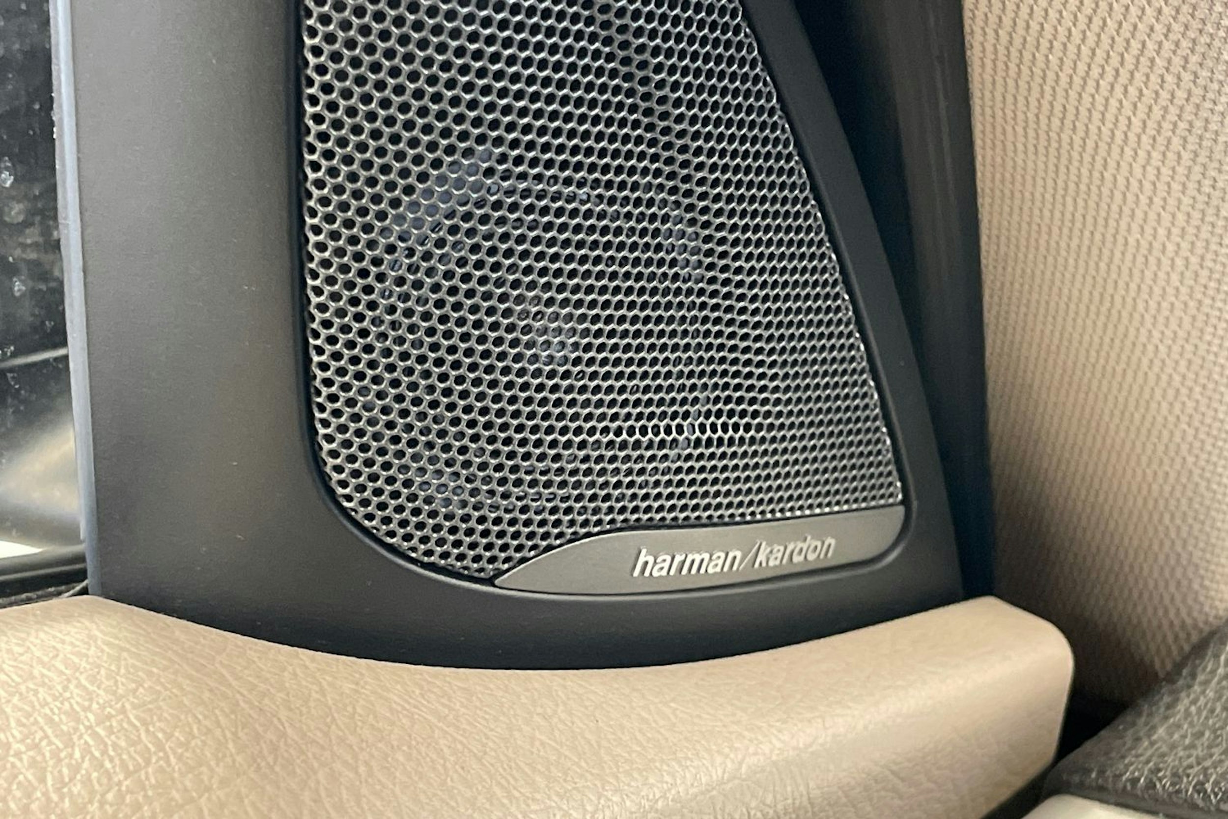 musta BMW 116 2011 kuva 17.