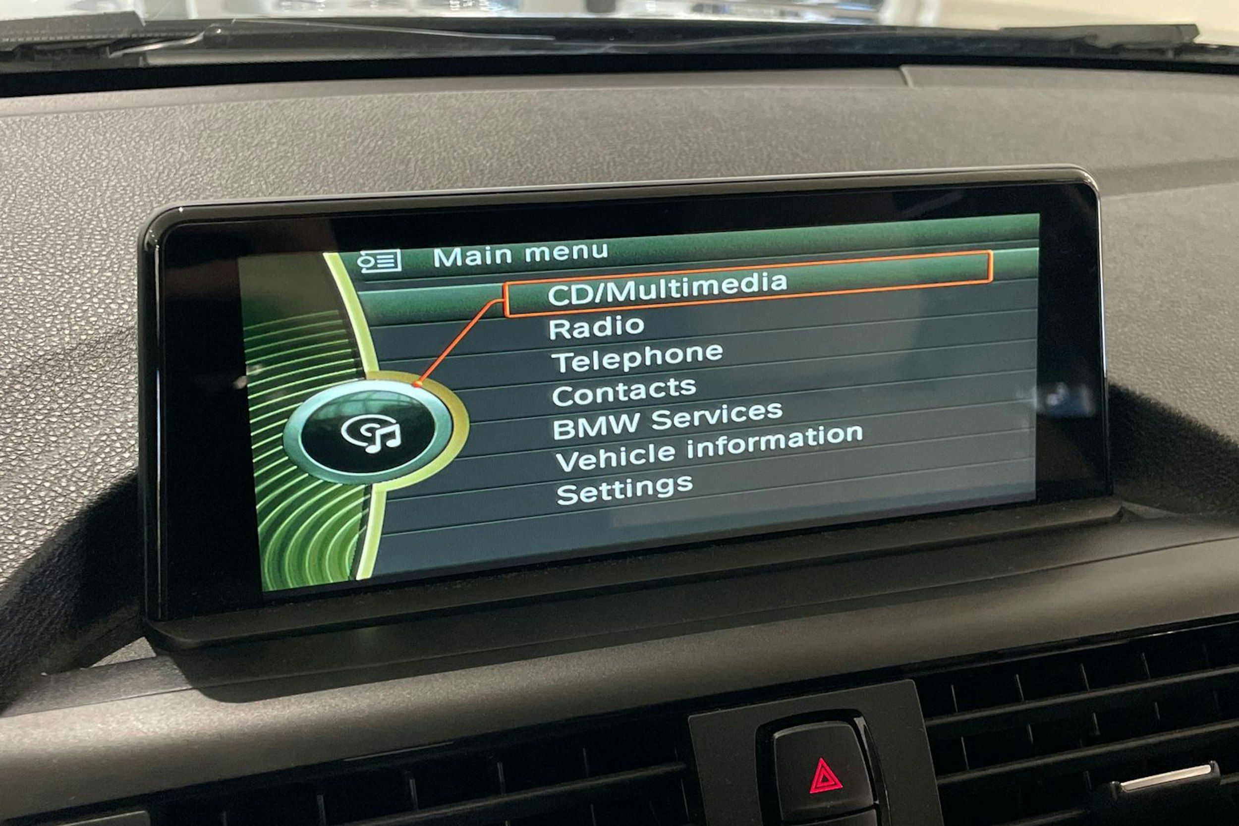 musta BMW 116 2011 kuva 23.