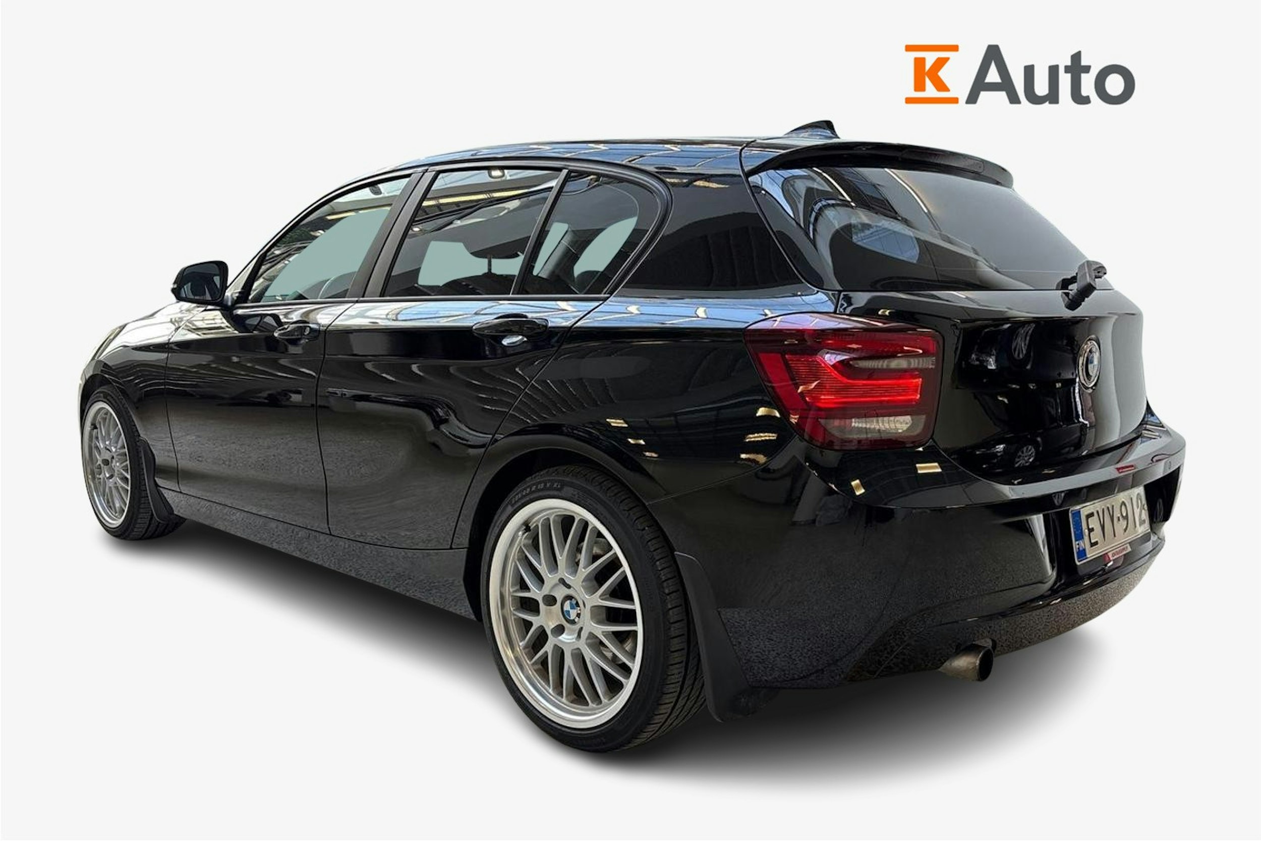musta BMW 116 2012 kuva 2.