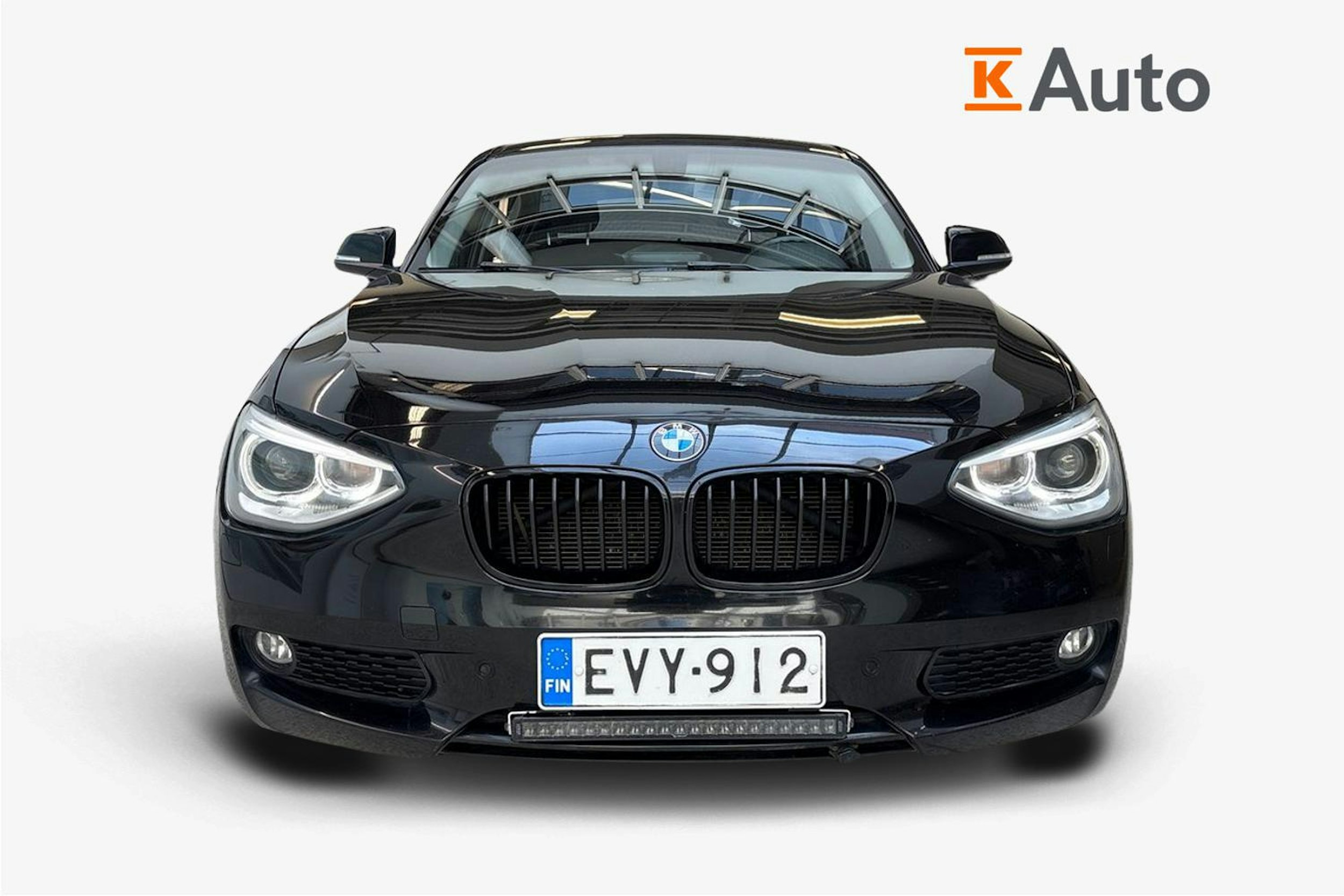 musta BMW 116 2012 kuva 5.