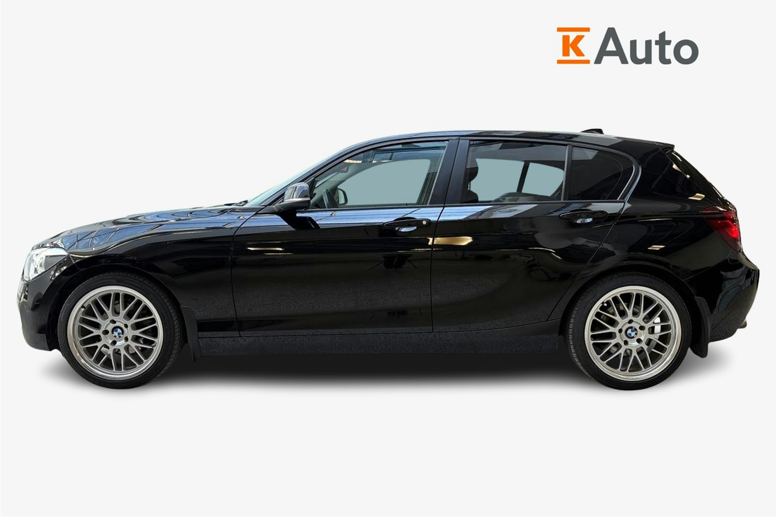 musta BMW 116 2012 kuva 6.