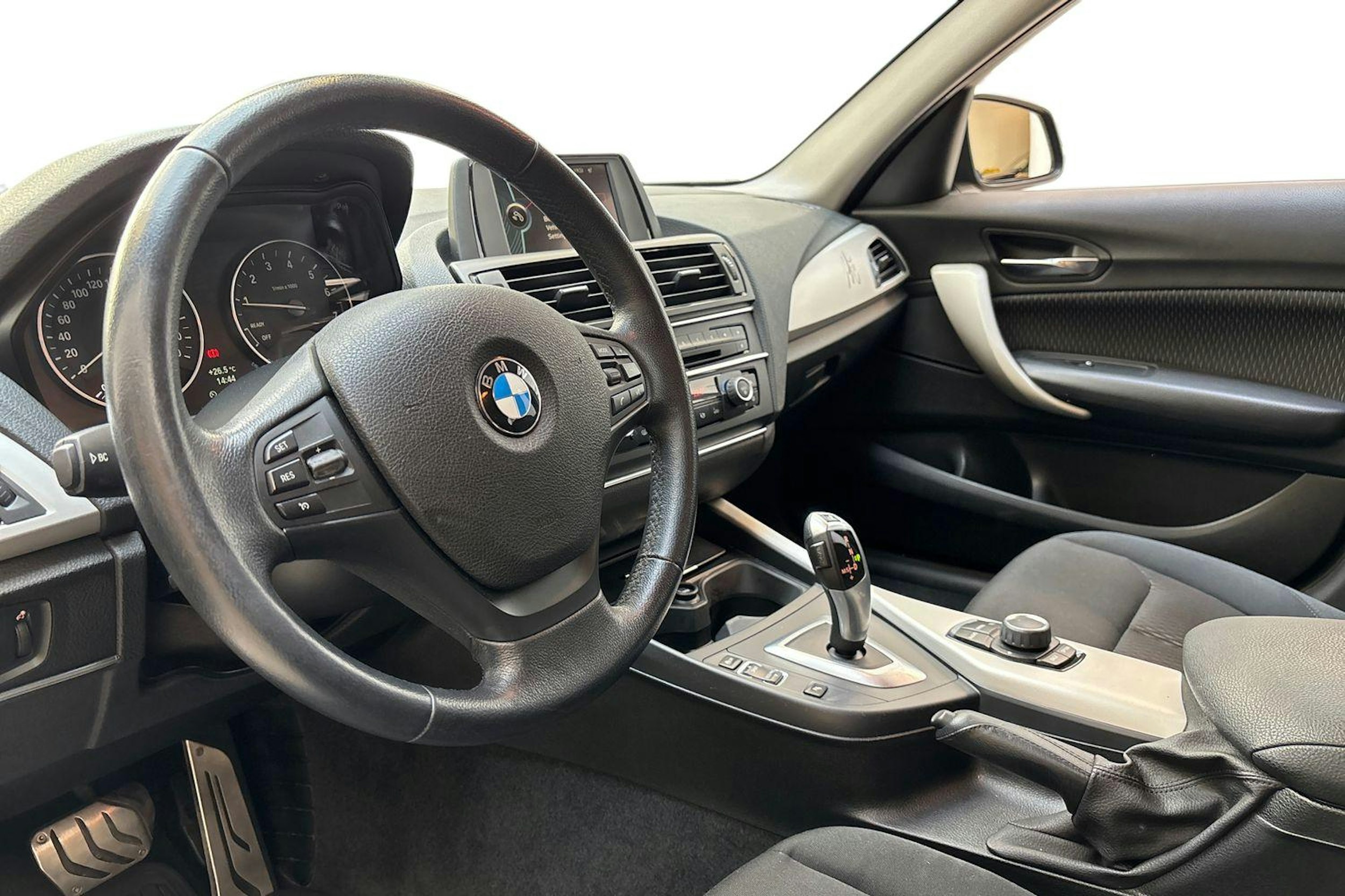 musta BMW 116 2012 kuva 7.