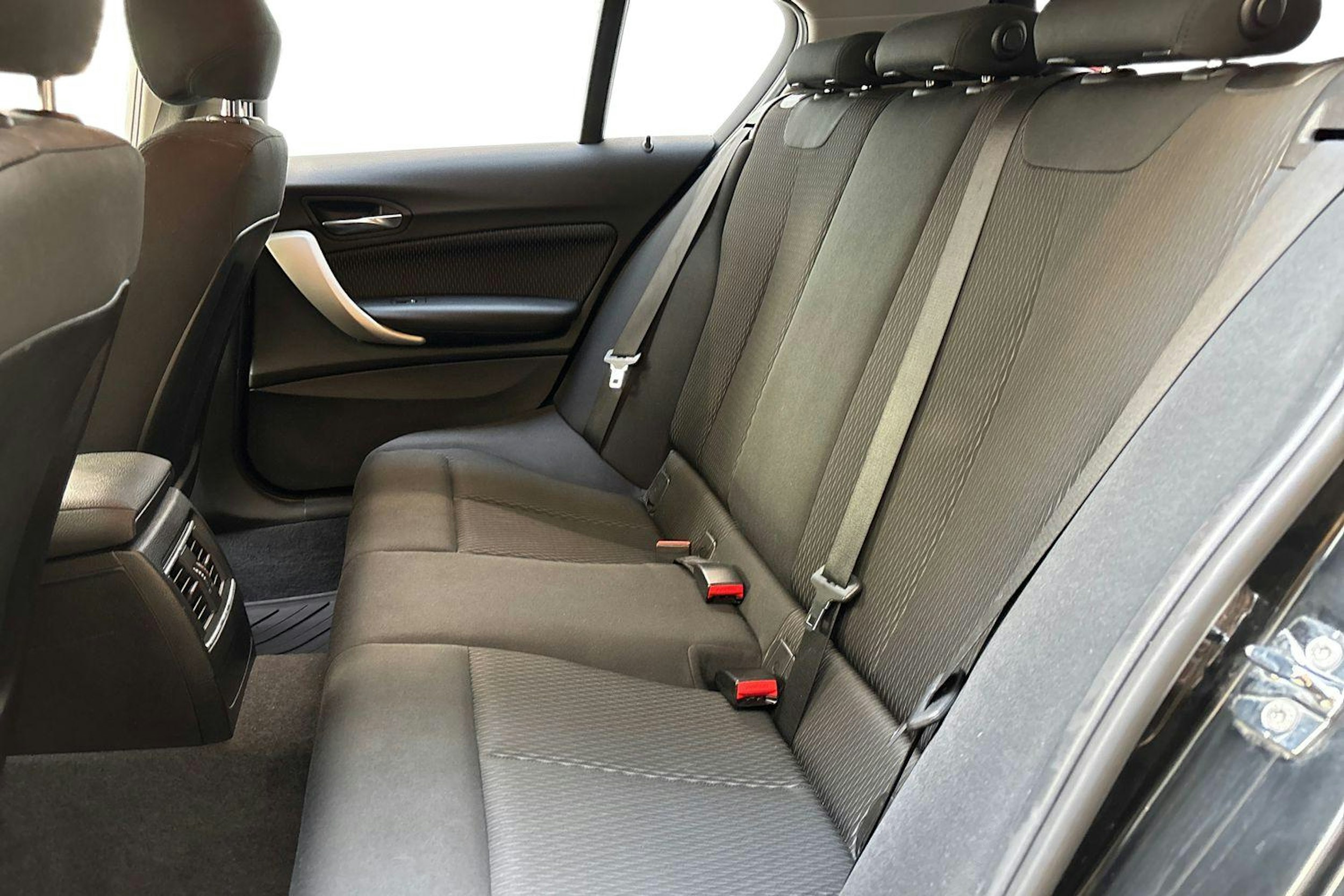musta BMW 116 2012 kuva 10.