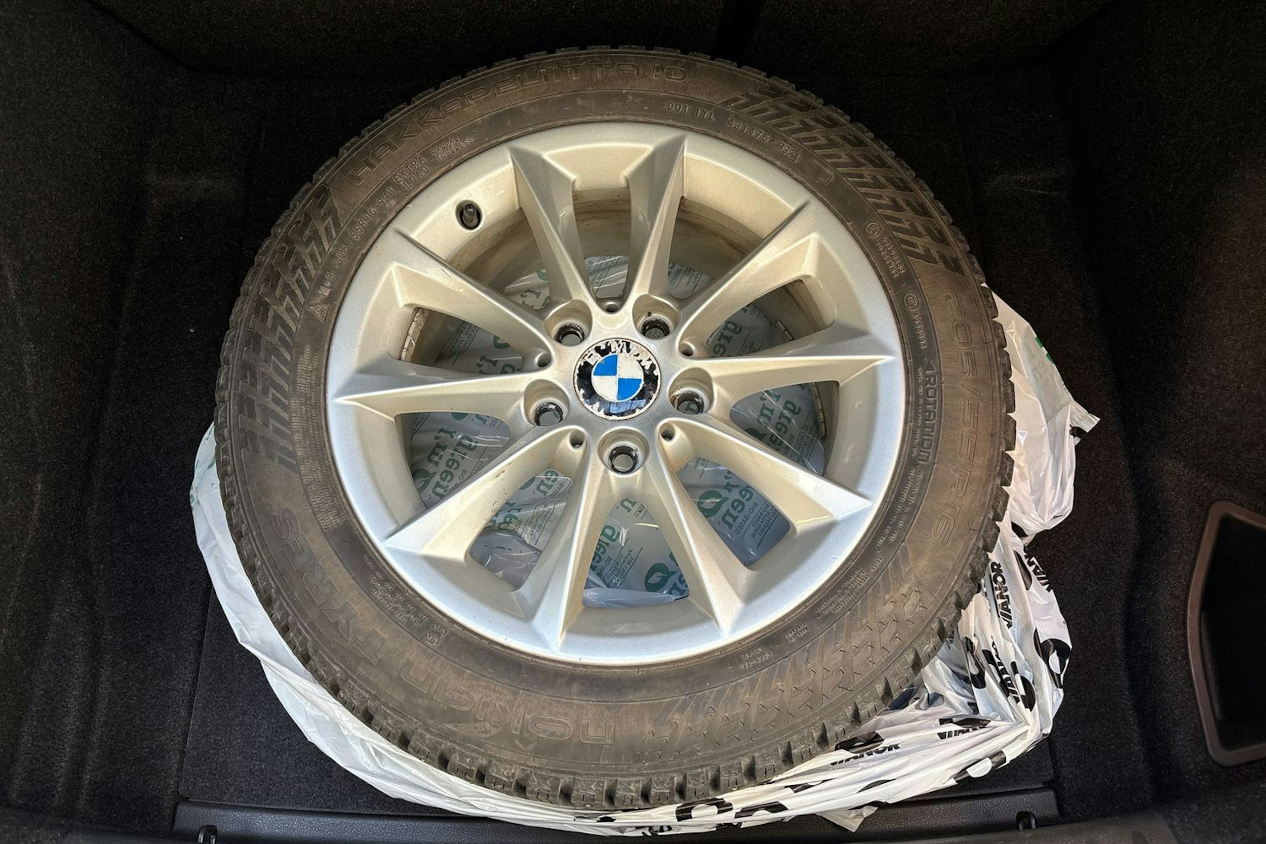 musta BMW 116 2012 kuva 14.