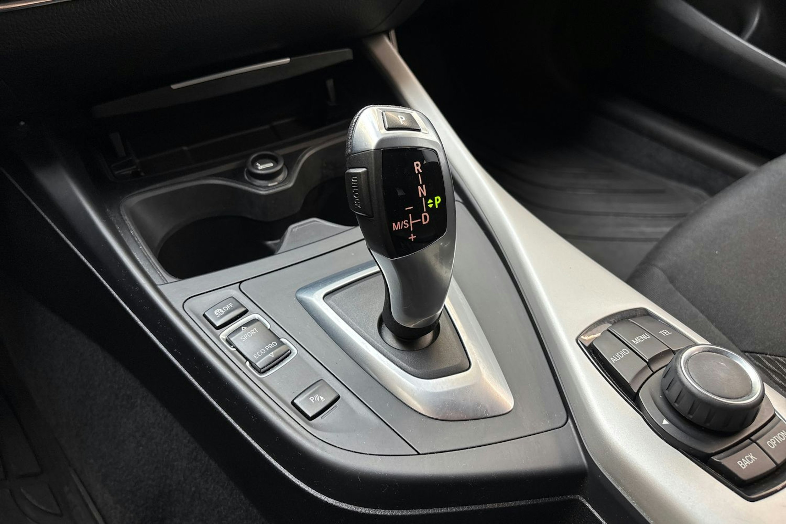 musta BMW 116 2012 kuva 27.