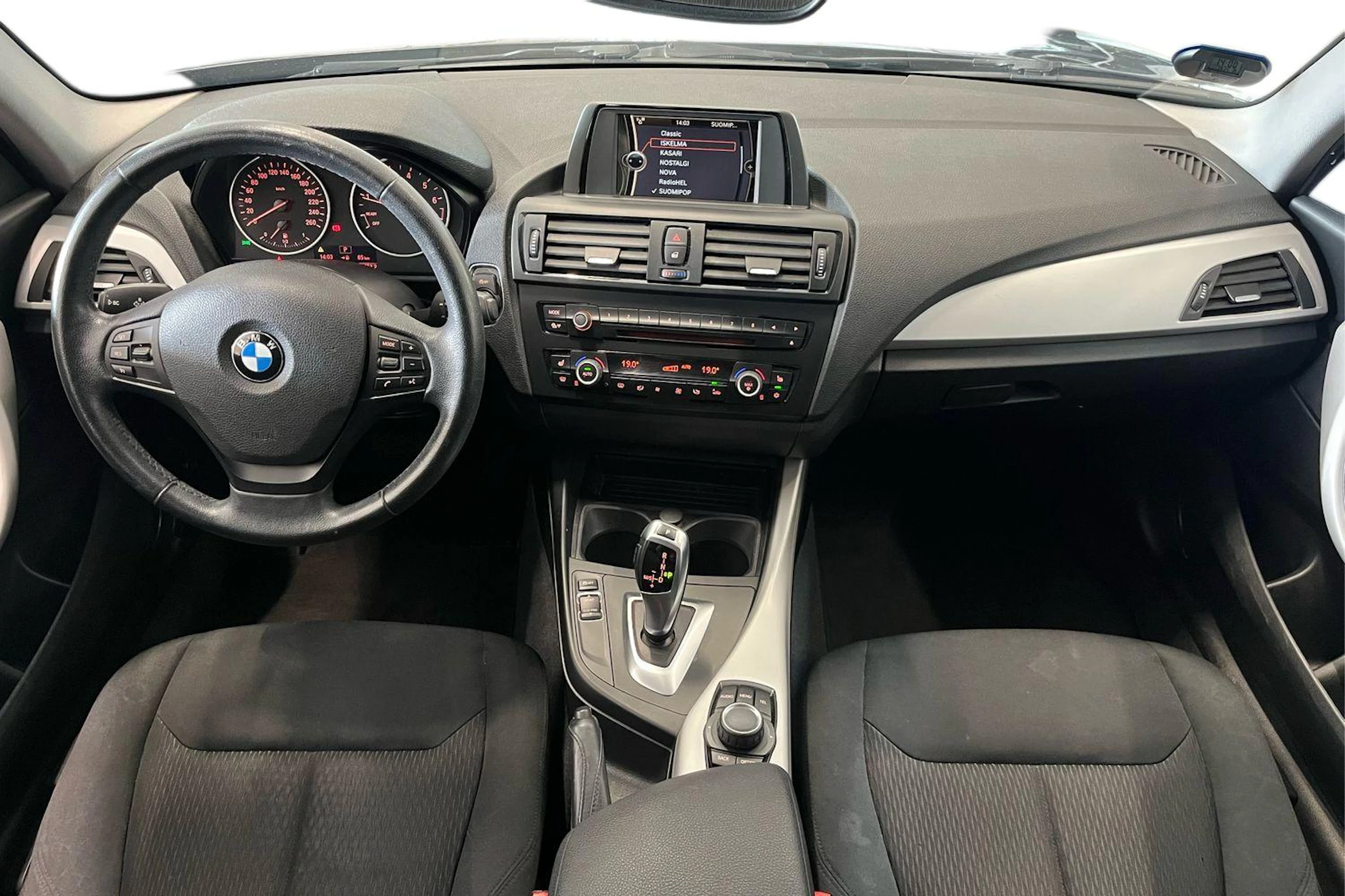 sininen BMW 116 2012 kuva 7.