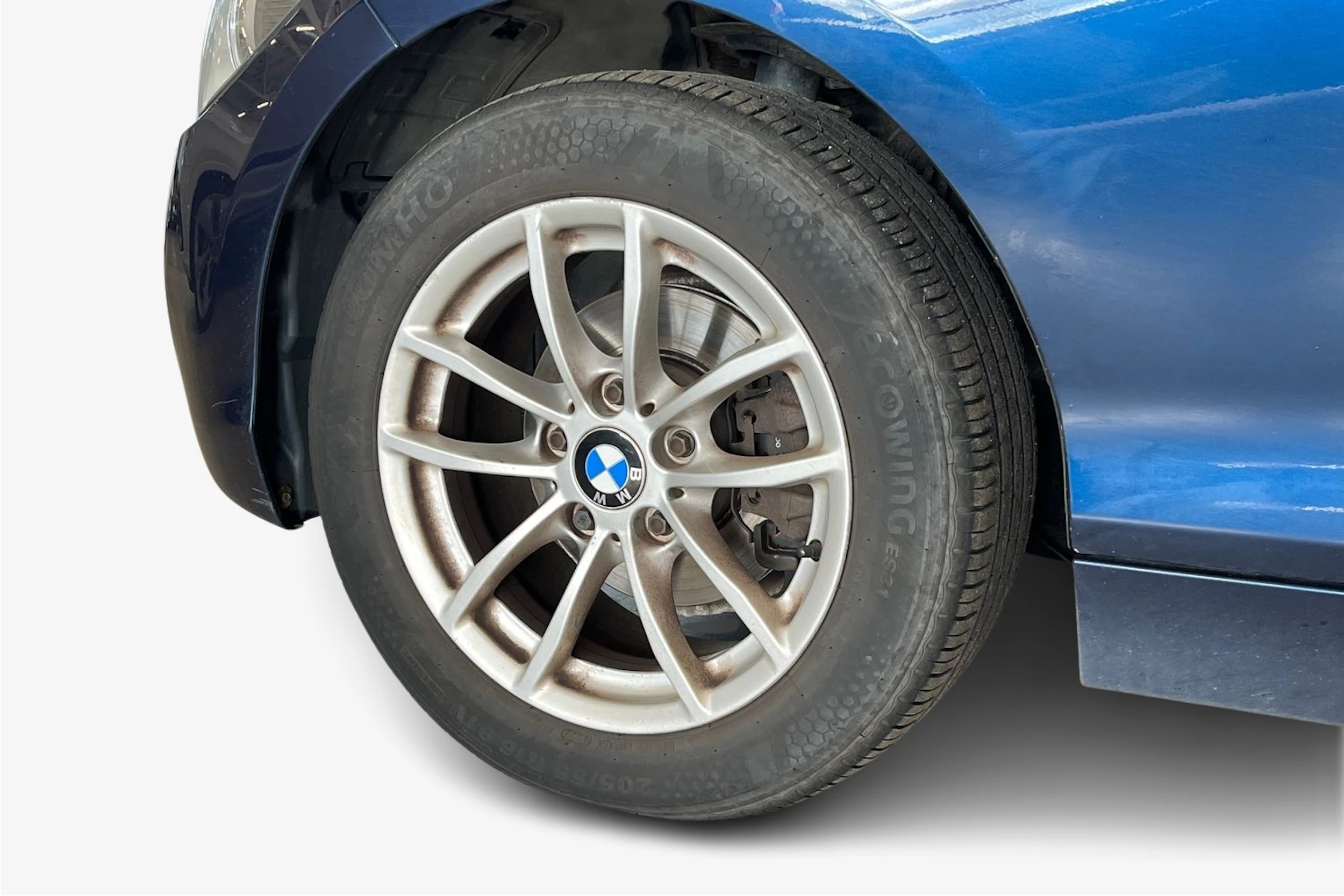 sininen BMW 116 2012 kuva 9.