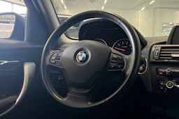 sininen BMW 116 2012 kuva 12.