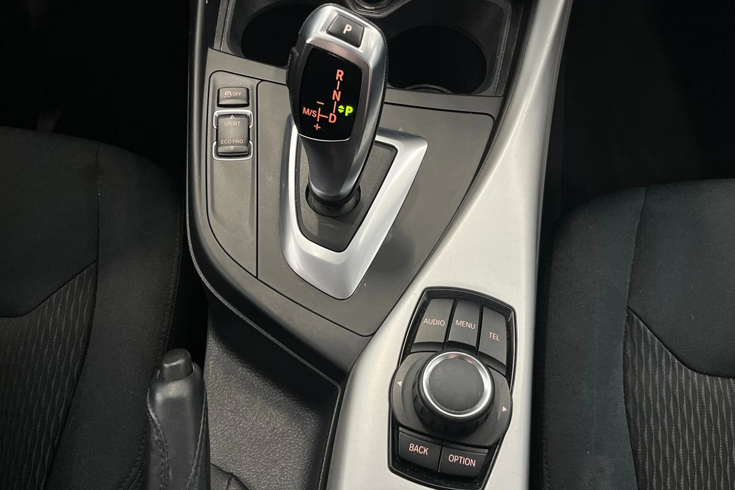 sininen BMW 116 2012 kuva 20.