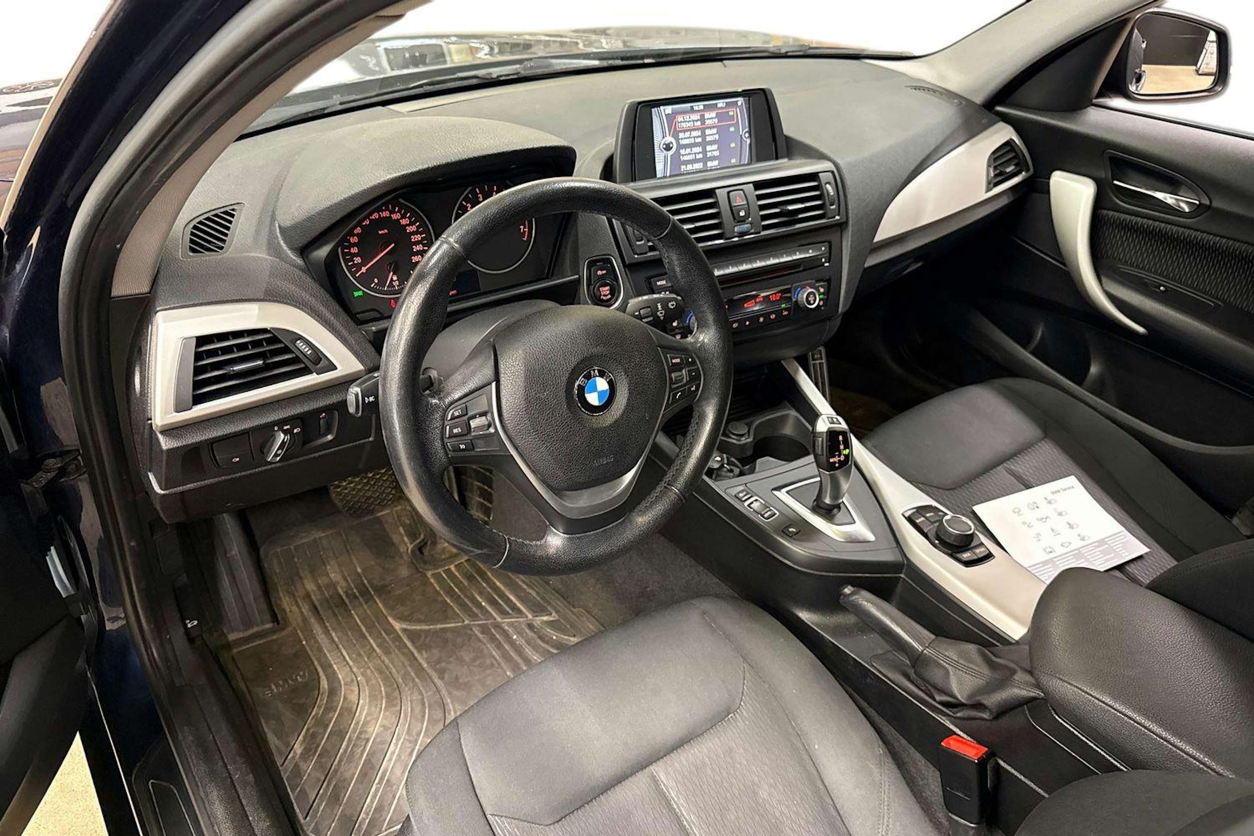 sininen BMW 116 2012 kuva 3.