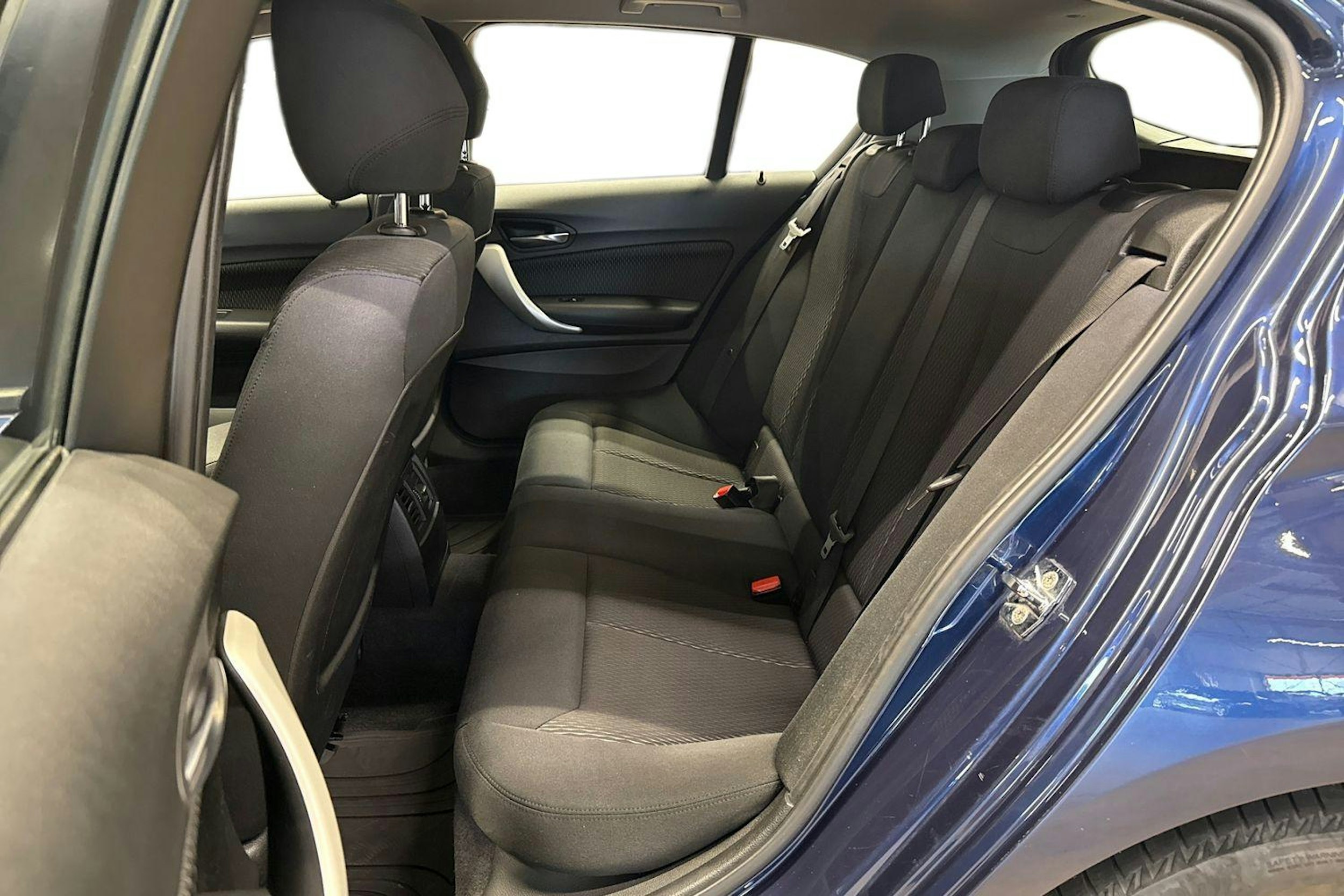 sininen BMW 116 2012 kuva 8.