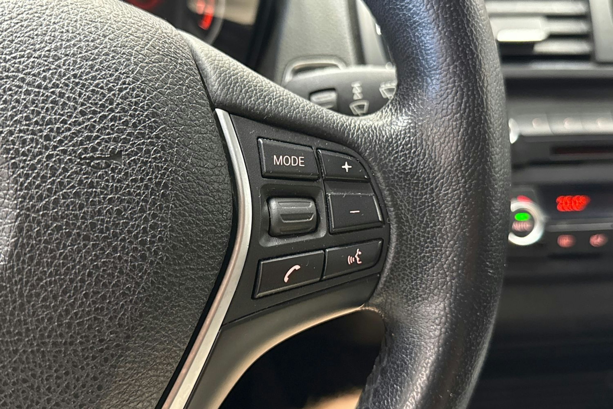 sininen BMW 116 2012 kuva 16.