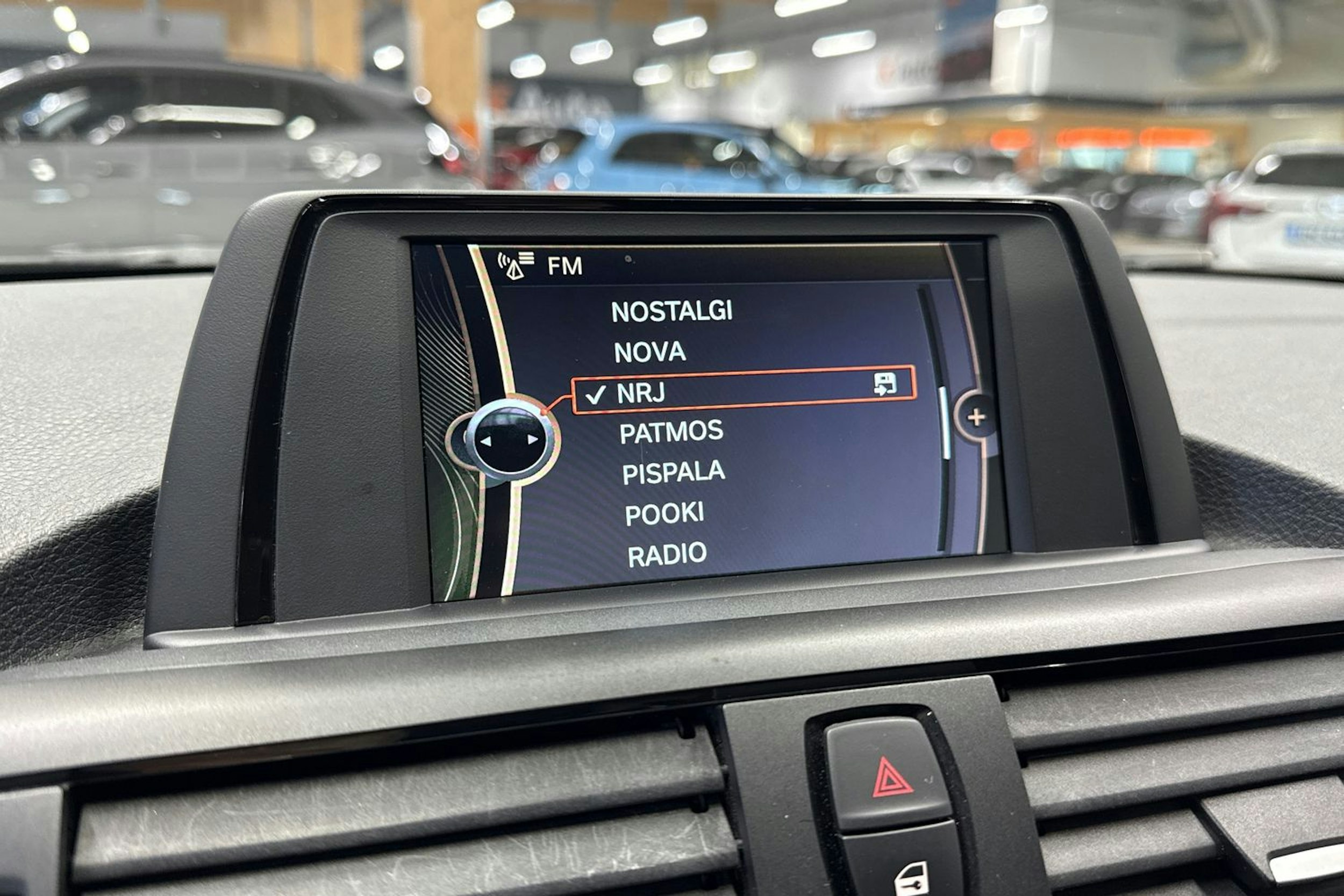sininen BMW 116 2012 kuva 17.