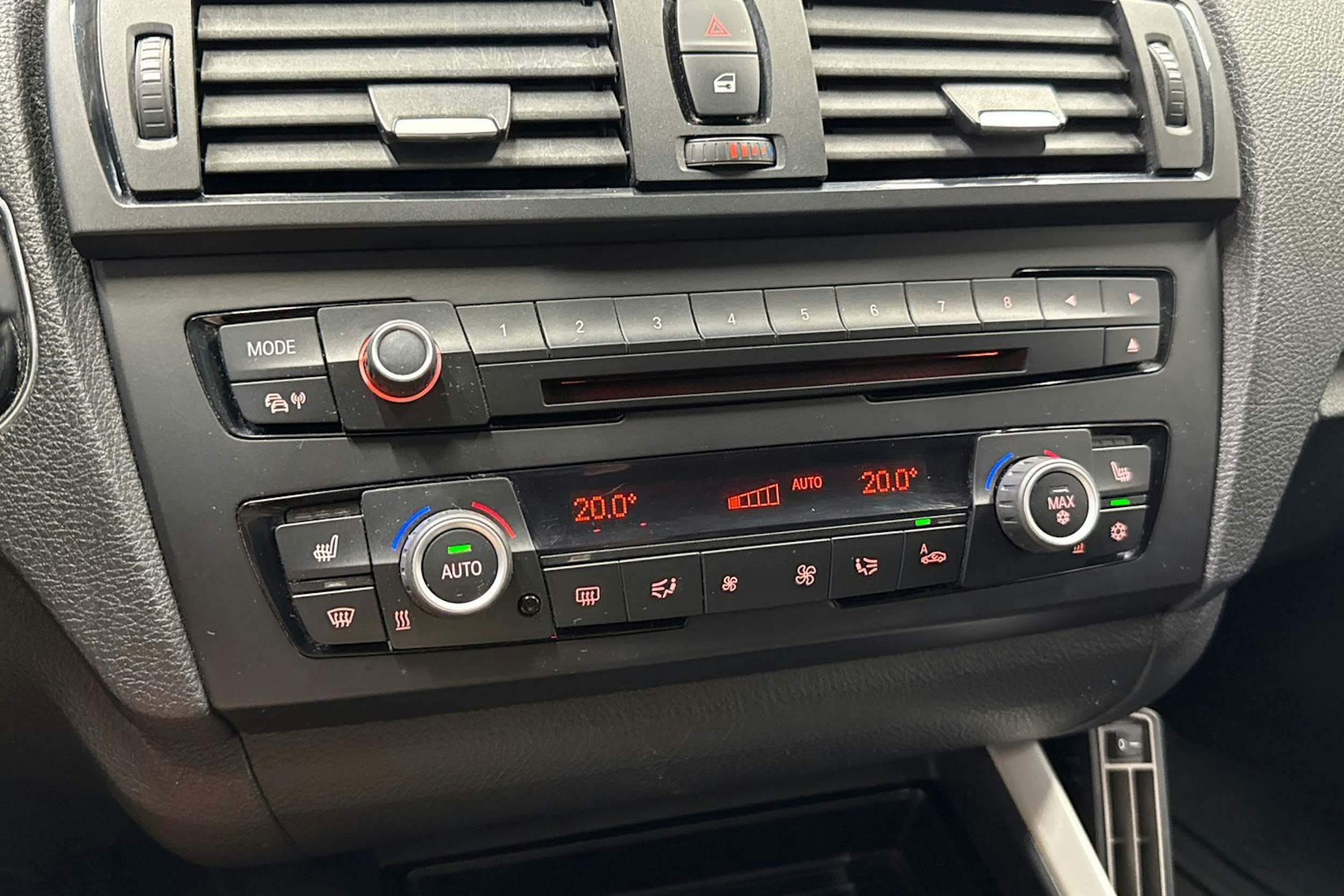 sininen BMW 116 2012 kuva 23.