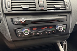 sininen BMW 116 2012 kuva 23.