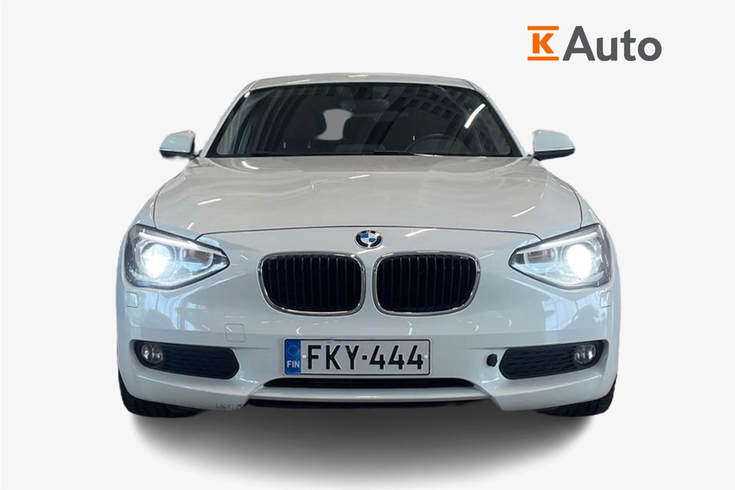 valkoinen BMW 116 2013 kuva 4.